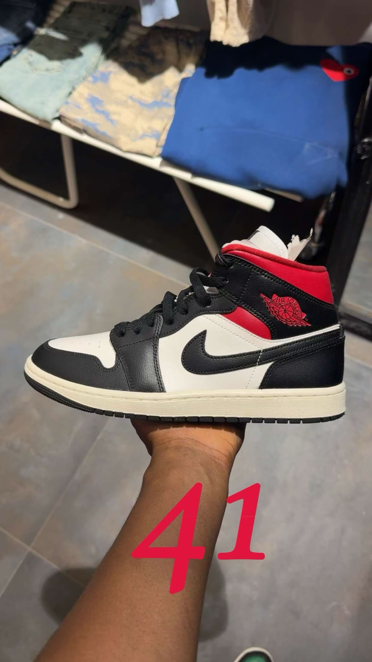 JORDAN 1 black/white