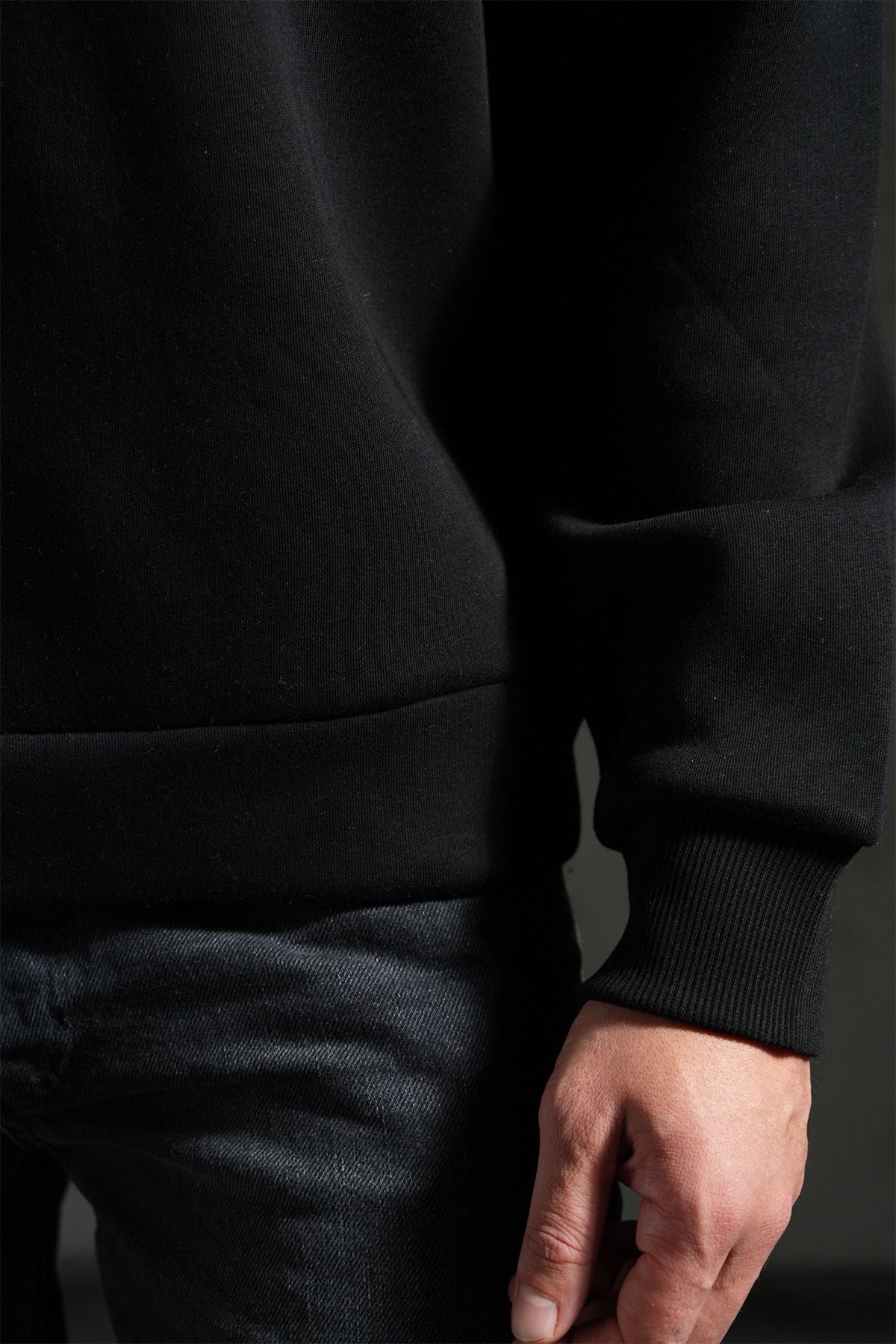 Pull C Black